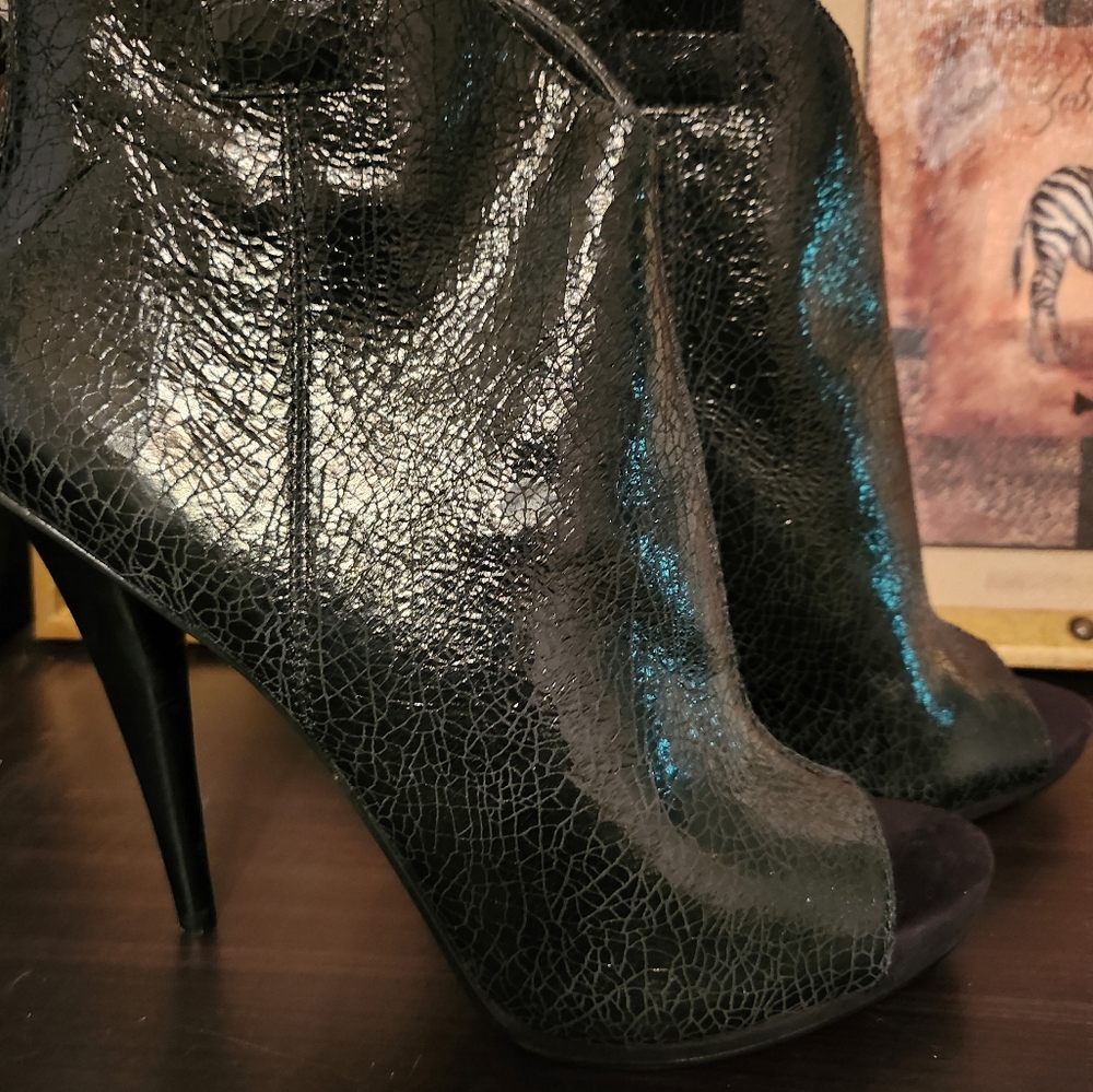 Nine West Ahero Black Booties 8.5